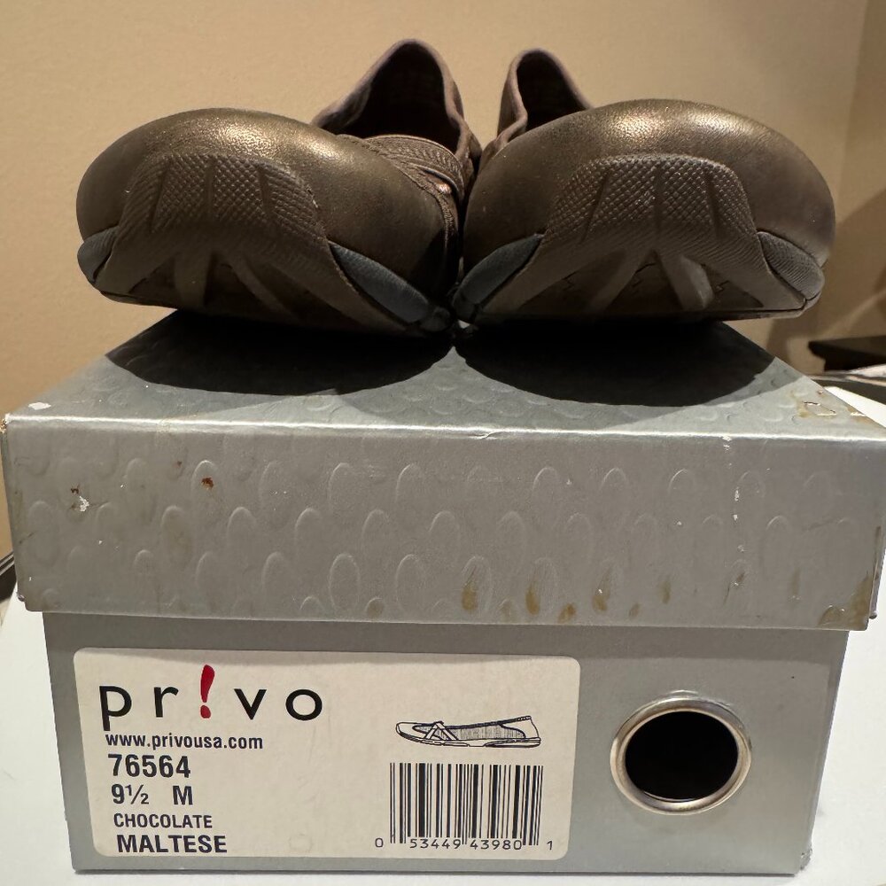 Privo by Clarks Comfort Flats, Maltese, Size 9.5M in Chocolate - Picture 2 of 4